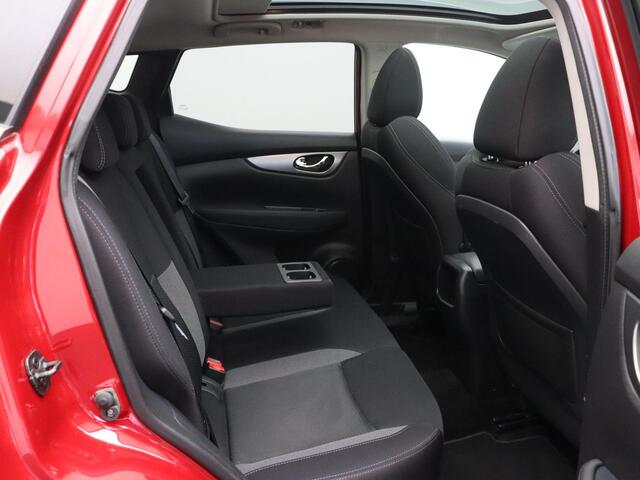 Nissan QASHQAI 140pk DIG-T N-Connecta | Trekhaak! | Camera's Rondom | Climate Control | Velgen Lichtmetaal | Stoelverwarming |