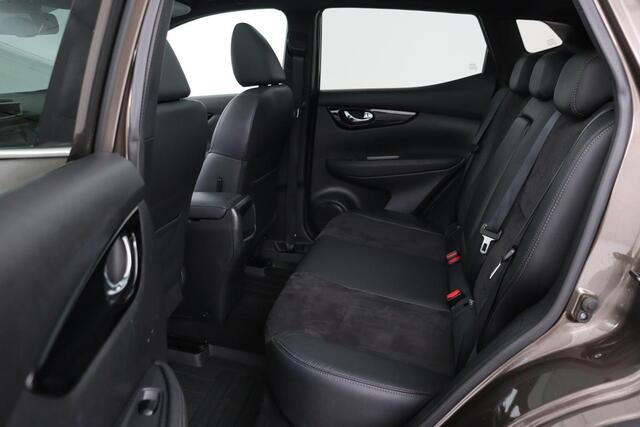 Nissan QASHQAI 1.2 Tekna | Panoramadak | Stoelverwarming | Trekhaak | 360 camera | Navigatie | Full LED | Climate control | Leder/Alcantara