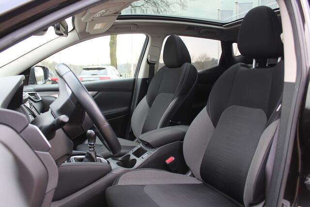 Nissan QASHQAI 1.2 N-Connecta / Trekhaak / Panoramadak / 360Camera / Navigatie / Keyless / DAB / Cruise Control