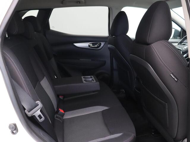 Nissan QASHQAI 1.3 DIG-T N-Connecta | Stoelverwarming | 360 graden camera | Lichtmetalen velgen |