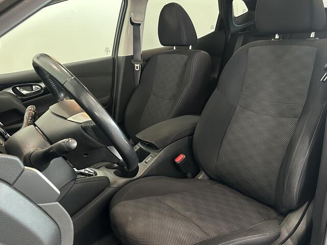 Nissan QASHQAI 1.2 N-Connecta | Trekhaak | Panoramadak | Stoelverwarming | Voorruit verwarming | All season banden | 1e eigenaar + goed onderhouden!