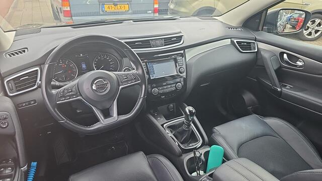 Nissan QASHQAI 1.2 Tekna 115pk Trekhaak | Achteruitrijcamera | Dodehoeksensoren | Navigatie | 19 inch velgen