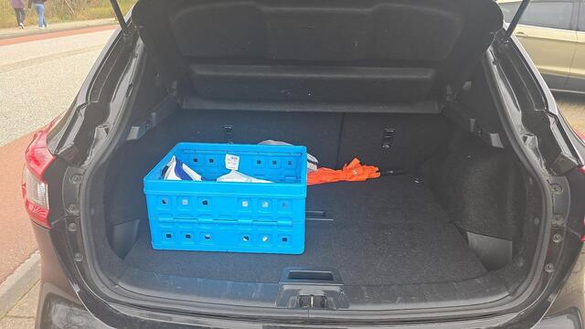 Nissan QASHQAI 1.2 Tekna 115pk Trekhaak | Achteruitrijcamera | Dodehoeksensoren | Navigatie | 19 inch velgen