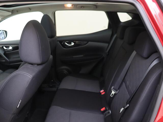 Nissan QASHQAI 1.2 N-Connecta | Panoramadak | Stoelverwarming | Trekhaak | Camera's rondom