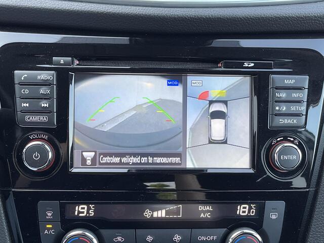Nissan QASHQAI 1.2 N-Connecta Automaat / Trekhaak (Trekgewicht 1.000kg) / Panorama-dak / 360° Camera / Cruise- en Climate Control / Keyless Entry & Start / Parkeersensoren voor en achter / Navigatie full map / Bluetooth / Lane assist