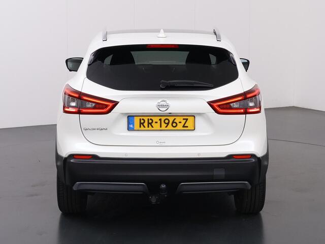Nissan QASHQAI 1.6 N-Connecta | Trekhaak | Panoramadak | Navigatie | Climate Control | Cruise Control |