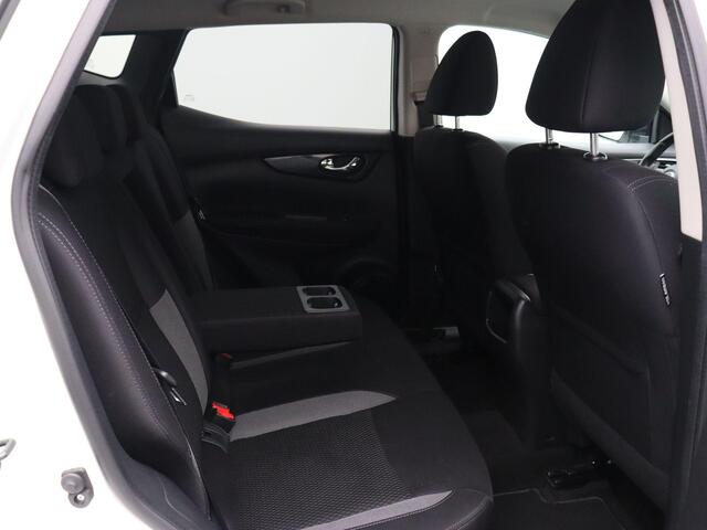 Nissan QASHQAI 115pk Acenta | Lichtmetaal | Achteruitrij camera | Lane assist | Trekhaak |