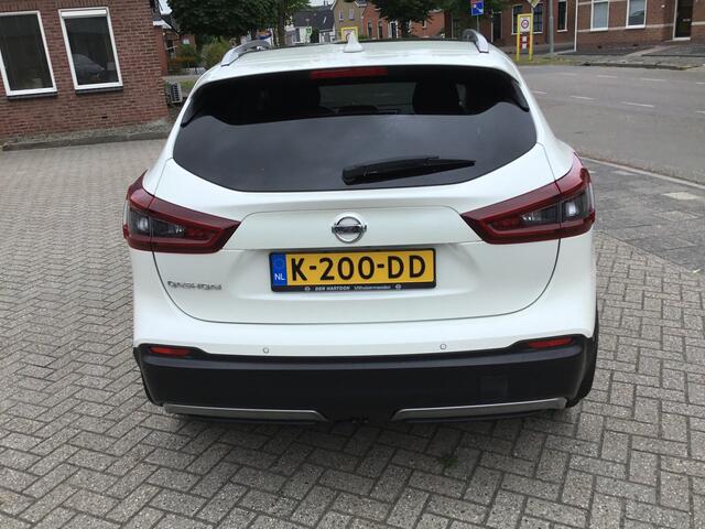 Nissan QASHQAI 1.3 DIG-T 140 MT N-Connecta+Design Pack