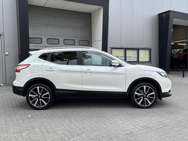 Nissan QASHQAI 1.6 Tekna | Panoramadak | Leder | Stoelverwarming | Navigatie | 360° Camera| LED Koplampen | Dodehoek | Rijklaarprijs!