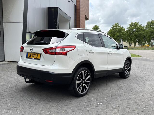 Nissan QASHQAI 1.6 Tekna | Panoramadak | Leder | Stoelverwarming | Navigatie | 360° Camera| LED Koplampen | Dodehoek | Rijklaarprijs!