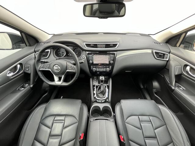 Nissan QASHQAI 1.3 DIG-T Premium Black Edition Automaat / Trekhaak (Trekgewicht 1.500kg) / Panoramadak / Verwarmde Voorstoelen / 360° Camera / Apple Carplay & Android Auto / Elektrisch Verstelbare Bestuurdersstoel / Cruise- en Climate Control / Keyless Entry & Start /