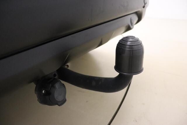 Nissan QASHQAI 1.2 N-Connecta 115pk | Navigatie | Camera | Trekhaak | Panoramadak | Cruise Control | Climate Control | Keyless Entry - Start