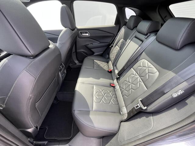 Nissan QASHQAI 1.3 MHEV Xtronic Tekna Automaat / ¤4.000,- Nissan Voorraadvoordeel / NIEUW uit voorraad leverbaar! / Panoramadak / Googlemaps Navigatie / HUD / 360° Camera / Elektrische Achterklep / Stuur- en Stoelverwarming voor / Voorruit Verwarming / Elektrische Verst