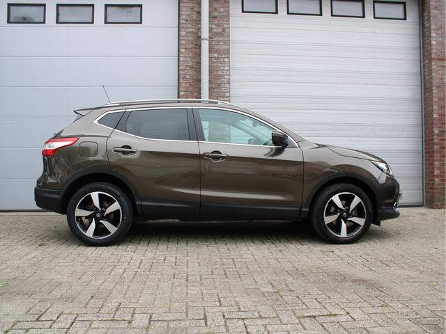 Nissan QASHQAI 1.6 N-Connecta Panoramadak/360 Camera/Navi/Trekhaak