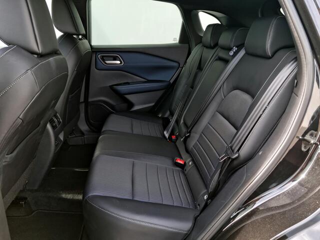 Nissan QASHQAI 1.3 MHEV Tekna / Trekhaak ( 1.400 KG ) / All Seasons / Panoramadak / Stoel- en Stuurverwarming / Verwarmde Voorruit / Elektrische kofferbak / Elektrisch Verstelbare Stoel /