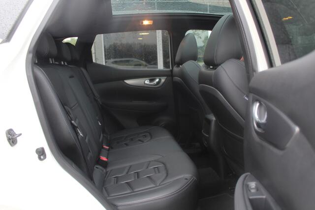 Nissan QASHQAI 1.3 DIG-T Tekna / Full option! / Panoramadak / 360Camera / Leder / Apple CarPlay / 19'' / Bose / Navigatie / Stoelverwarming / Keyless