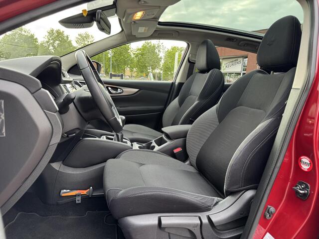Nissan QASHQAI 1.2 N-Connecta Design Pack | Trekhaak | Navigatie | 360° Camera | Panoramadak | Keyless Entry | Cruise & Climate Control | Rijklaarprijs!