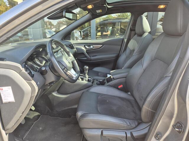 Nissan QASHQAI 1.3 DIG-T N-Motion | Trekhaak afneembaar | Black Edition | Pianolak dak en raamlijsten | Panorama dak | 1e eig