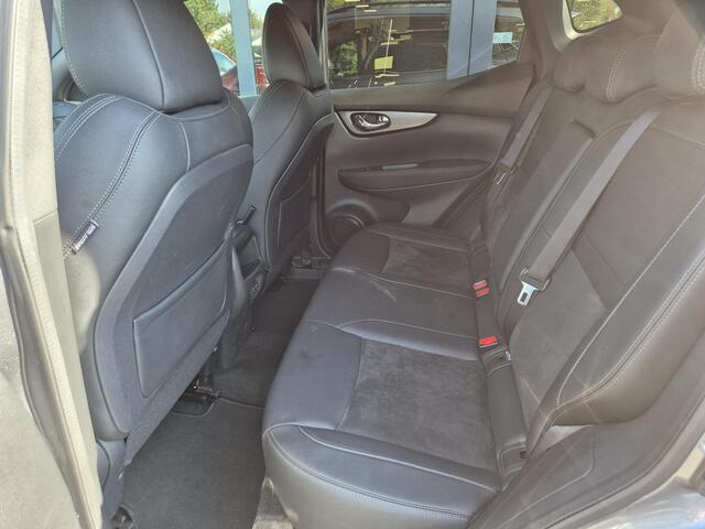 Nissan QASHQAI 1.3 DIG-T N-Motion | Trekhaak afneembaar | Black Edition | Pianolak dak en raamlijsten | Panorama dak | 1e eig