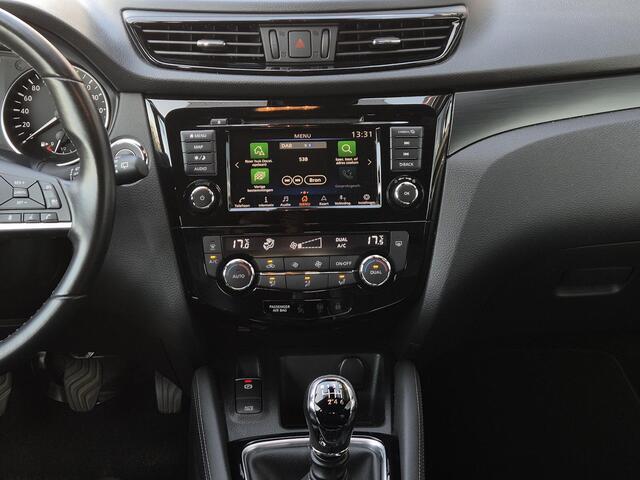 Nissan QASHQAI 1.3 DIG-T N-Motion | Trekhaak afneembaar | Black Edition | Pianolak dak en raamlijsten | Panorama dak | 1e eig