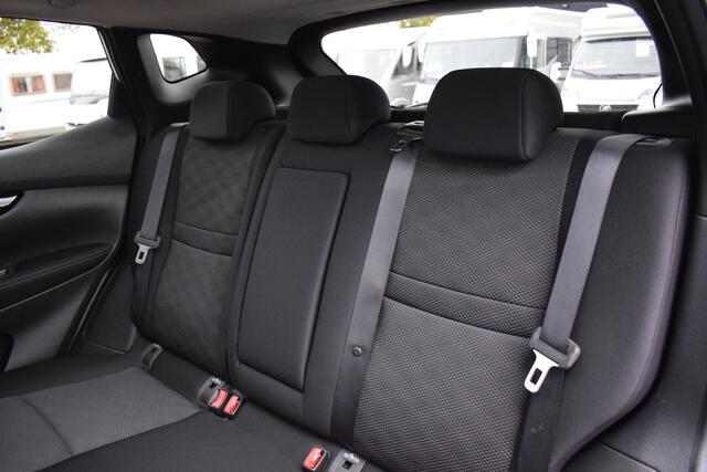 Nissan QASHQAI 1.6 N-Connecta | Trekhaak | Pano | Camera | Navi | Climate