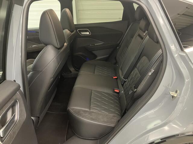 Nissan QASHQAI 1.3 MHEV Xtronic Tekna Plus / 1800kg Trekgewicht / Panoramadak / Lederen Bekleding / Bose Audio / Elektrische Stoelen met Geheugen / Google Maps Navigatie / Stoel- en Stuurverwarming / Verwarmde Voorruit / 360 Graden Camera /