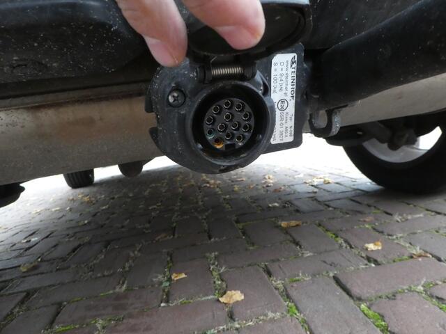 Nissan QASHQAI 1.2 Business Edition Pano dak, 360 Camera, Trekhaak, Clima, Navi, 18 " Lm