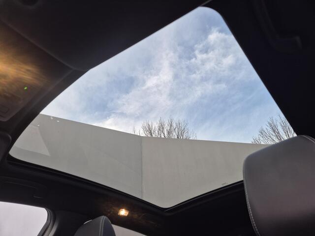 Nissan QASHQAI 1.3 MHEV Xtronic Tekna Plus Automaat / Nieuw Model / Facelift / HUD / Panoramadak / Stoel met massage functie / Trekgewicht 1800 kg / Elektrische achterklep / Rondomzicht camera / Stuur-, Stoel en Voorruit verwarming /