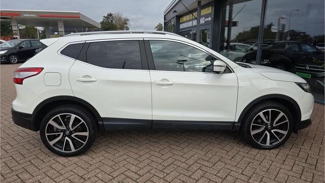 Nissan QASHQAI 1.2 Tekna |Automaat l 360º Camera | Panoramadak l Stoelverwarming l Navi l Achteruitrijcamera l BOVAG Garantie