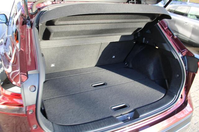 Nissan QASHQAI 1.3 MHEV Xtronic N-Connecta | Trekhaak | Voorruitverwarming | Stoel en stuur verwarming | Adaptieve cruise