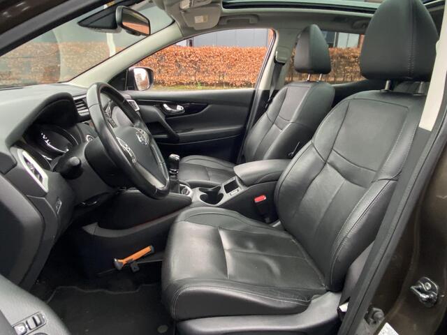 Nissan QASHQAI 1.2 DiG-T Tekna met o.a. panoramadak, stoelverwarming, leer, navigatie, trekhaak, etc.