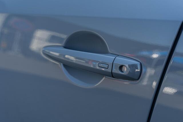 Nissan QASHQAI 1.3 MHEV Xtronic N-Connecta | Adaptive Cruise Control | Trekhaak | Navigatie | Achteruitrijcamera | Climate Control | Half-Lederen Bekleding | 18" Lichtmetaal