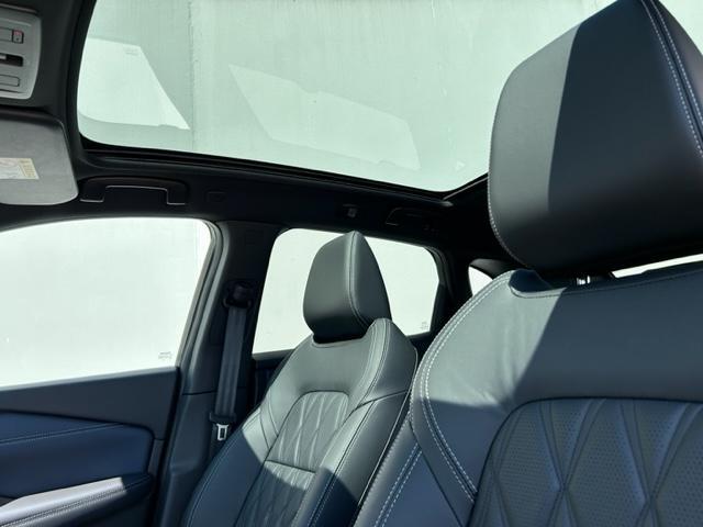 Nissan QASHQAI 1.5 e-Power Tekna Plus / Panoramadak / Head-Up Display / All Season Banden / Elektrisch Verstelbare Voorstoelen met Geheugen voor Bestuurder / Apple Carplay & Android Auto / Elektrische Achterklep / Adaptieve Cruise Control / Stoel & Stuurverwarming / Voo