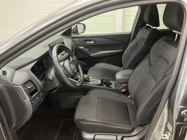 Nissan QASHQAI 1.3 MHEV Xtronic N-Connecta / Navigatie / Elektrische Kofferbak / 360 Graden Camera / Stoel- en Stuurverwarming / Verwarmde Voorruit / Adaptive Cruise Control / Dual-Zone Climate Control /