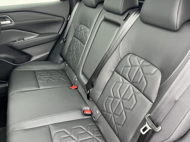 Nissan QASHQAI 1.3 MHEV Xtronic Business Premium / Bose / Cold Pack / Panoramadak / Voorraad