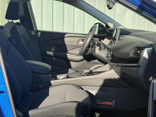 Nissan QASHQAI 1.3 MHEV Xtronic Premiere Edition / Trekhaak 1800 KG / Panoramadak / Head-up Display / Navigatie / 360 Graden Camera / Adaptive Cruise Control / Dual-Zone Climate Control /