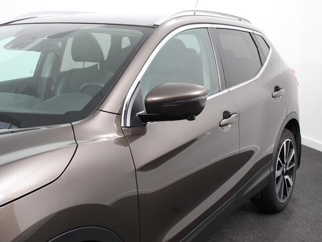 Nissan QASHQAI 1.2 Tekna Airco | Cruise control | LED | Parkeersensoren | Camera | Radio | Lichtmetalen velgen | Verwarmde voorstoelen | Panoramadak | Trekhaak