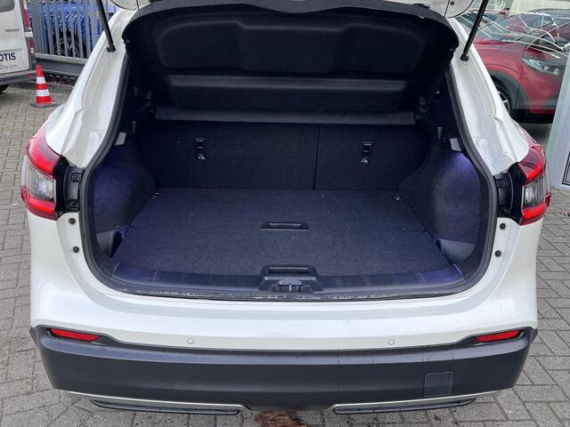 Nissan QASHQAI 1.2 Tekna + 360 camera - Halfleder interieur - Panormadak - Stoelverwarming - Blindspot Warning