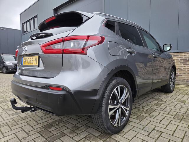 Nissan QASHQAI 1.2 N-Connecta Camera,trekhaak,pano, enz.