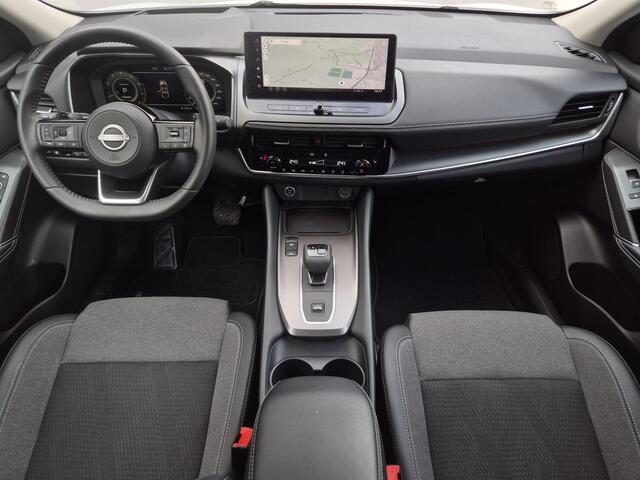 Nissan QASHQAI 1.3 MHEV Xtronic N-Connecta Automaat / Fabrieksgarantie tot 06-2028<100.000 / 1.800 kg trekgewicht / Panorama dak / Elektrische klep / HUD / Camera 360° / Cold pack / Pack Easy / Stuur-, stoel- en voorruitverwarming / Navigatie / Apple Carplay Android /