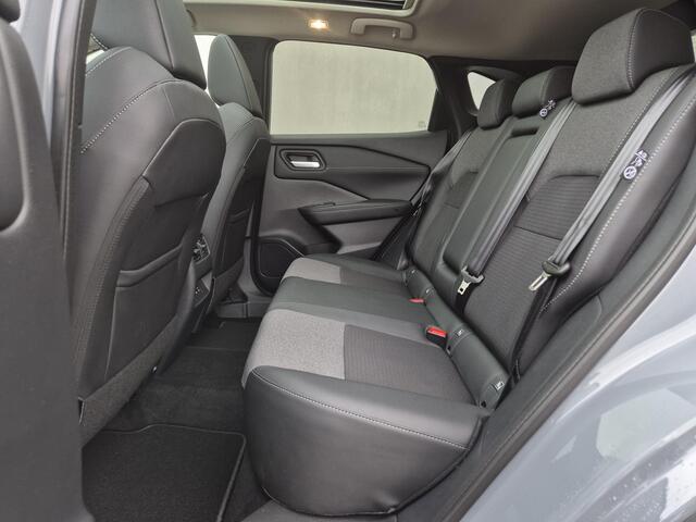 Nissan QASHQAI 1.3 MHEV Xtronic N-Connecta Automaat / Facelift / Fabrieksgarantie tot 03-2028<100.000 km / 1.800 kg trekgewicht / Panorama dak / Elektrische klep / HUD / Camera 360° / Cold pack & Pack Easy / Stuur-, stoel- en voorruitverwarming / Navigatie / Apple Carp