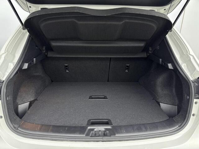 Nissan QASHQAI 1.2 Tekna airco automatisch | cruise control | LED koplampen | lederen/stof bekleding | lichtmetalen velgen 19" | navigatiesysteem full map | voorstoelen verwarmd |