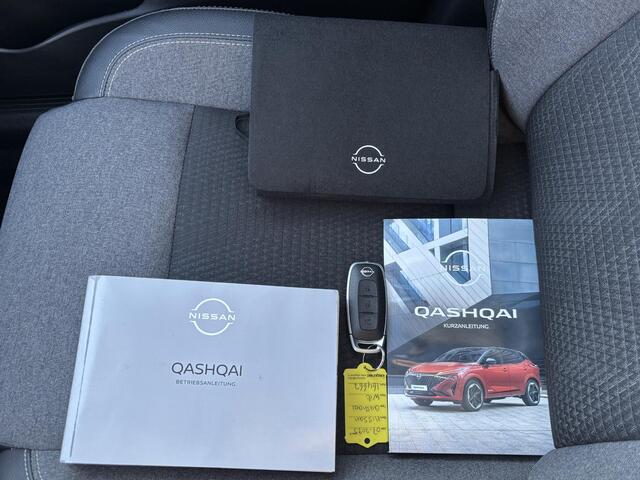 Nissan QASHQAI 1.3 MHEV Xtronic N-Connecta Automaat / Fabrieksgarantie tot 07-2028<100.000 / 1.800 kg trekgewicht / Panoramadak / Elektrische klep / HUD / Camera 360° / Cold pack / Pack Easy / Stuur-, stoel- en voorruitverwarming / Navigatie / Apple Carplay Android / 1