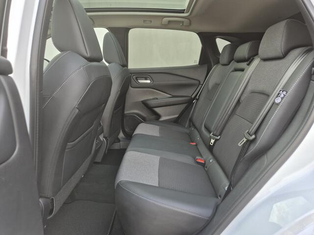 Nissan QASHQAI 1.3 MHEV Xtronic N-Connecta Automaat / Fabrieksgarantie tot 07-2028<100.000 / 1.800 kg trekgewicht / Panoramadak / Elektrische klep / HUD / Camera 360° / Cold pack / Pack Easy / Stuur-, stoel- en voorruitverwarming / Navigatie / Apple Carplay Android / 1