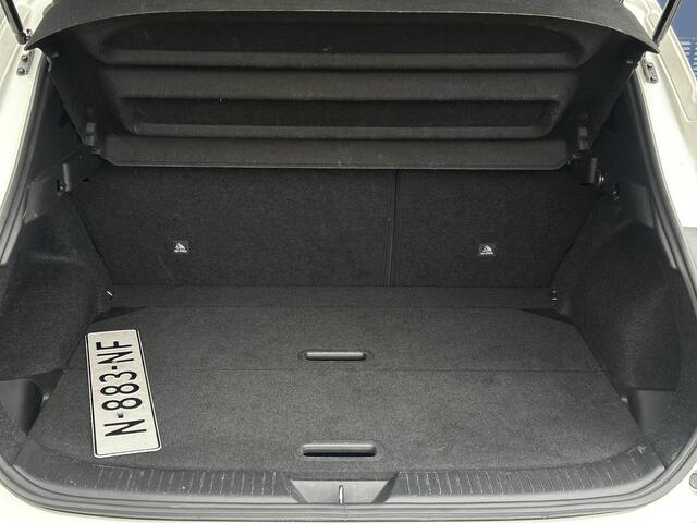 Nissan QASHQAI 1.3 MHEV 140pk Premiere Edition | Panoramadak | Trekhaak | Dodehoek Detectie | Apple Carplay/Android Auto | Cruise Control Adaptief | Lichtmetalen velgen 18inch