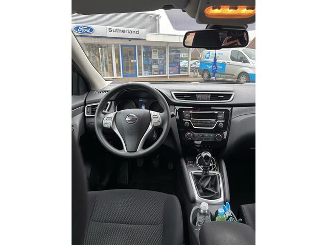 Nissan QASHQAI 1.2 Visia 116pk Trekhaak | Metaal lak | Cruise control | Airco | Bluetooth | Hoge instap