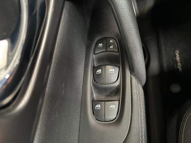 Nissan QASHQAI 1.2 N-Connecta Trekhaak!