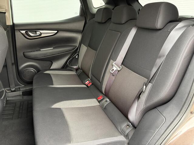 Nissan QASHQAI 1.3 DIG-T N-Connecta / Airco (automatisch) / Apple Carplay/Android Auto / Lichtmetalen velgen 18" / Stoelverwarming