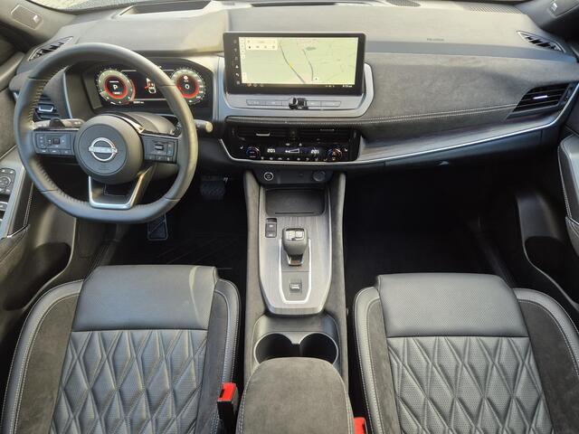 Nissan QASHQAI 1.3 MHEV Xtronic Tekna Plus / Fabrieksgarantie tot 03-2028 / Panoramadak / HUD / Trekgewicht 1800 kg / Elektrische achterklep / Stoel met massage functie / Rondomzicht camera / Stuur-, Stoel en Voorruit verwarming / Bose Audio Systeem / 360 Camera /