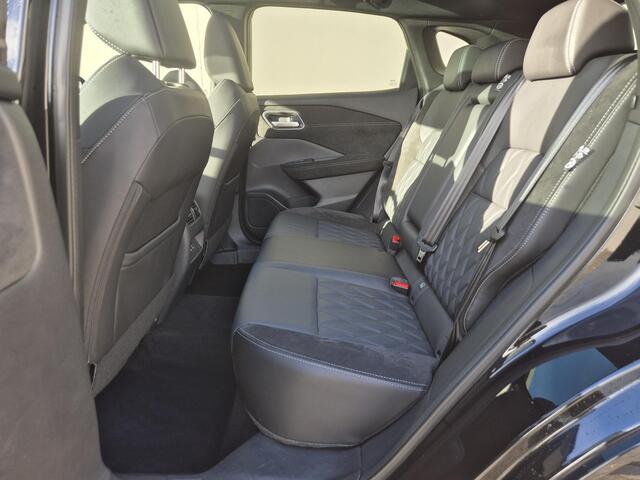 Nissan QASHQAI 1.3 MHEV Xtronic Tekna Plus / Fabrieksgarantie tot 03-2028 / Panoramadak / HUD / Trekgewicht 1800 kg / Elektrische achterklep / Stoel met massage functie / Rondomzicht camera / Stuur-, Stoel en Voorruit verwarming / Bose Audio Systeem / 360 Camera /